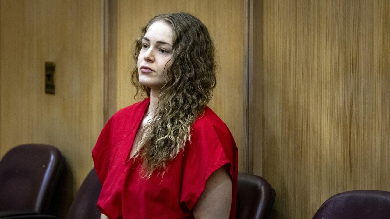 OnlyFans-модель на скамье подсудимых